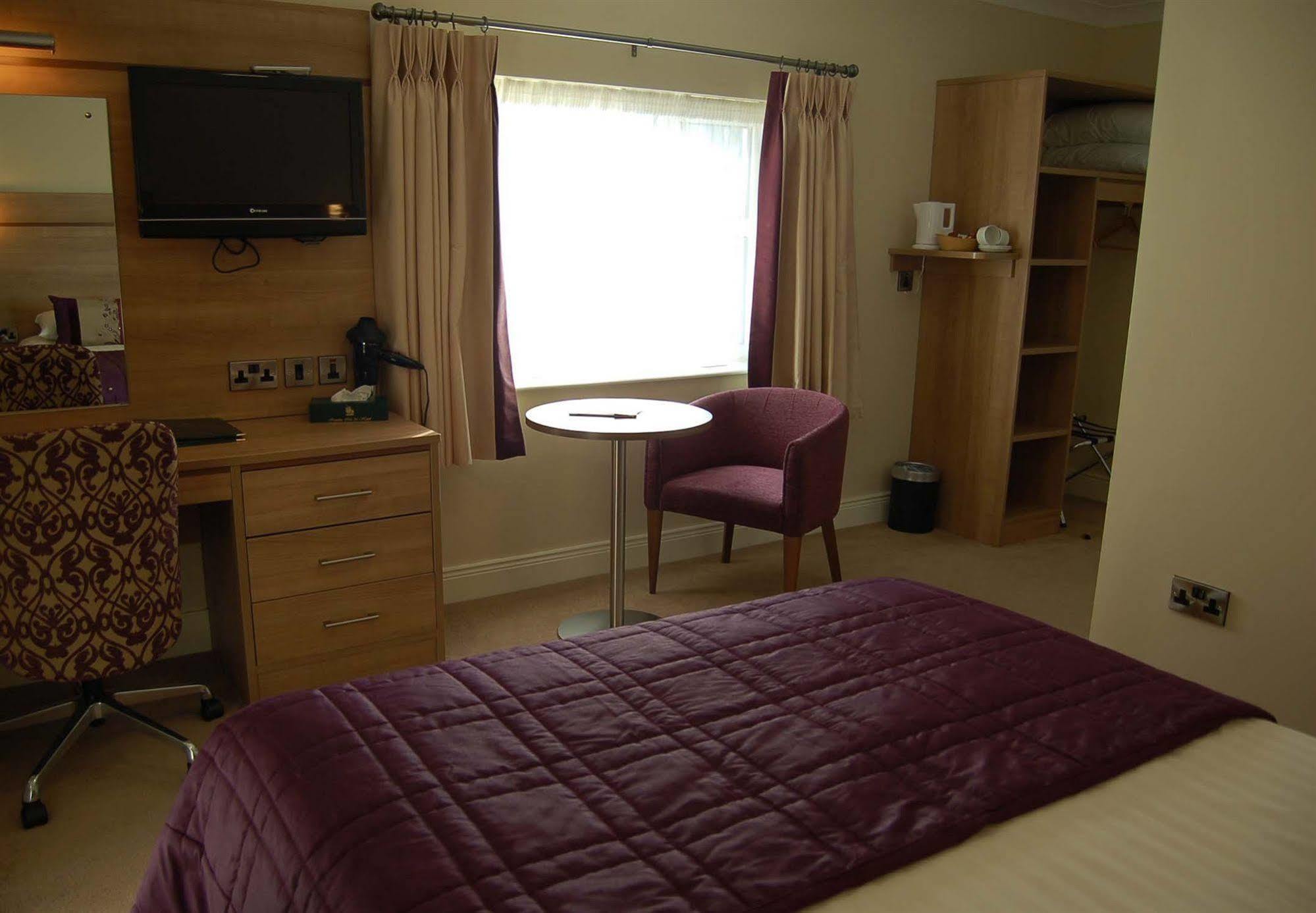 Ivanhoe Inn&Hotel Belfast Buitenkant foto
