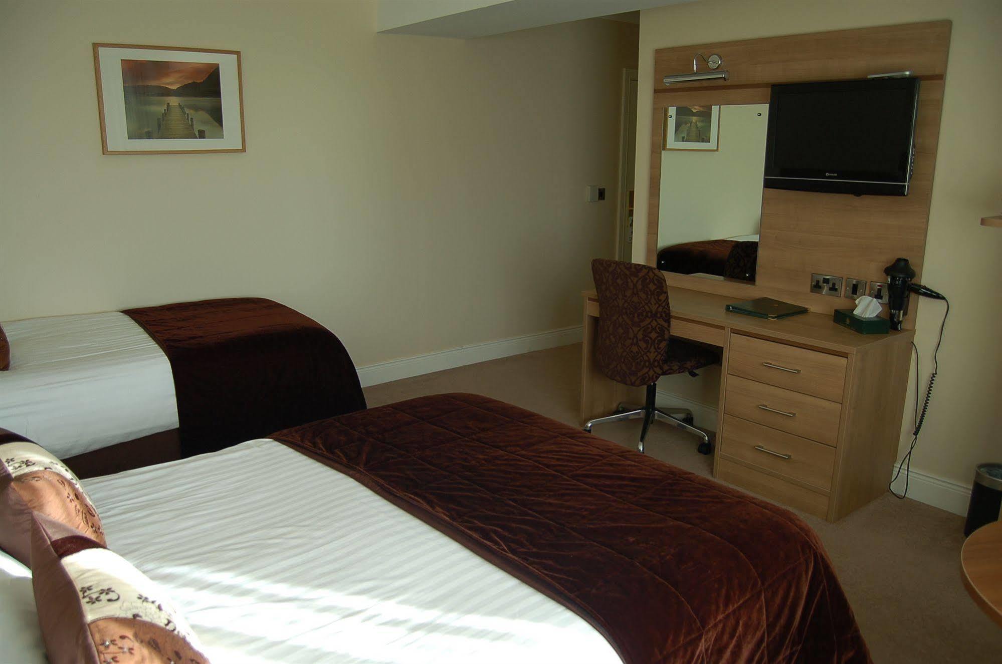 Ivanhoe Inn&Hotel Belfast Buitenkant foto